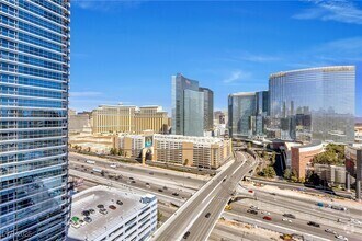 Building Photo - 4525 Dean Martin Dr