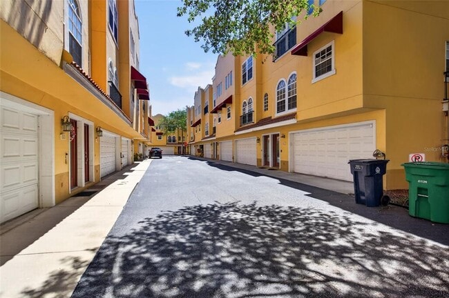 Building Photo - 3322 Las Campos Pl