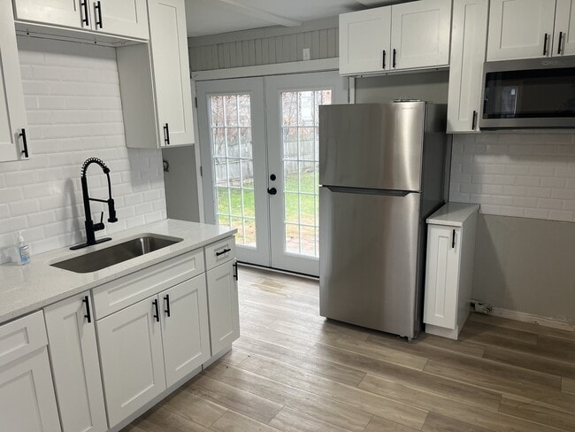 Building Photo - 1665 Prospect St