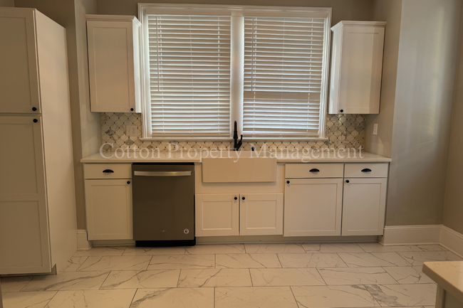 Foto del edificio - 2BR/1BA Home in Carolina Place!  $1,825/mo...