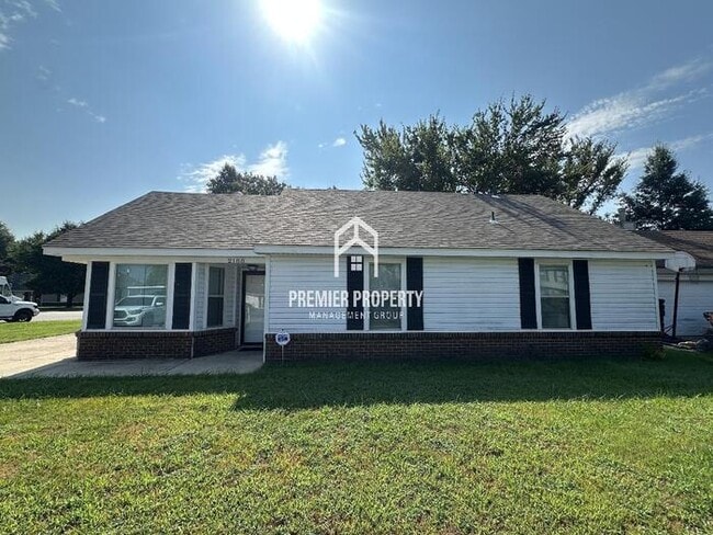 Photo - 2188 Longlane Dr House
