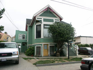Foto del edificio - 317 Raymond St