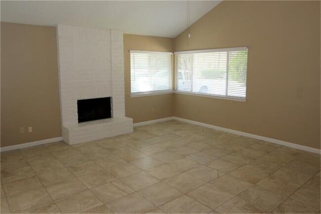 Building Photo - 4802 Maurita Dr