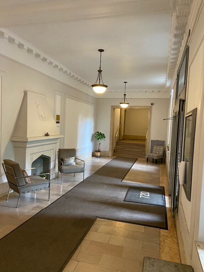 Lobby - 720 W 173rd St