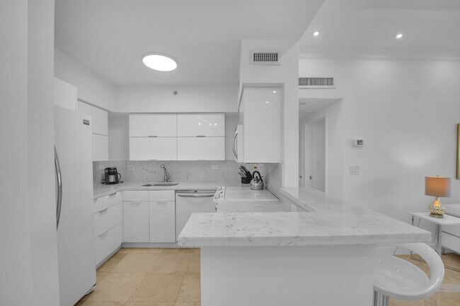 Foto del edificio - 1500 Bay Rd
