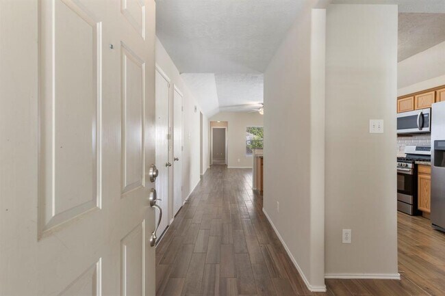 Foto del edificio - 31 Bark Bend Pl