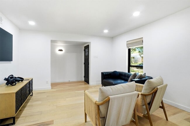 Photo - 1820 Castille Dr House