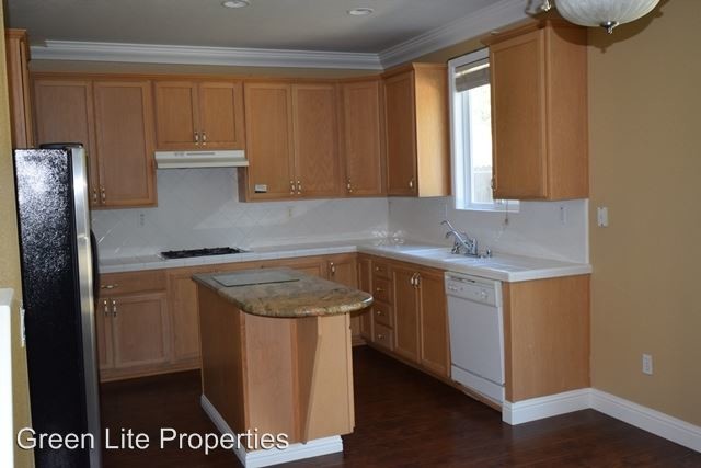 Building Photo - 4 br, 3.5 bath House - 7755 Antelope Run Dr.