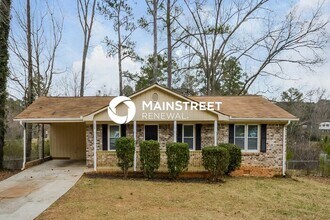 Building Photo - 2940 Landmark Dr SE