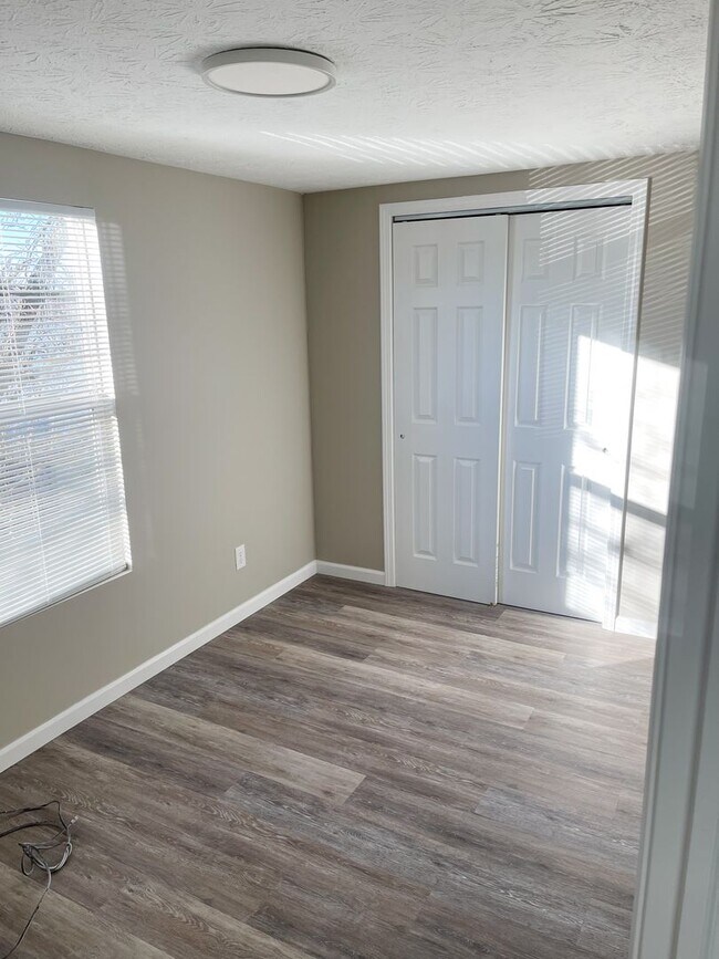 Building Photo - Brand New Two Bedroom Apartment