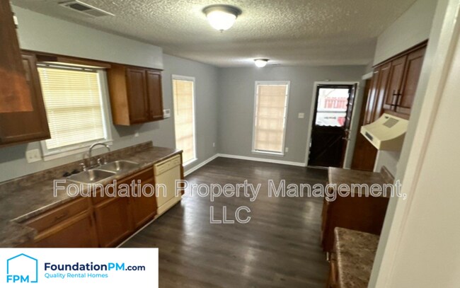 Foto del edificio - 3921 Ross Rd