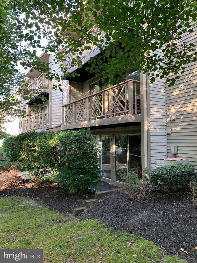 18 Sequoia Ct, Evesham Township, NJ 08053 Room for Rent in Evesham