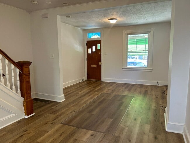 Foto del edificio - 3 Bedroom 1 Bath Home with Fenced Backyard