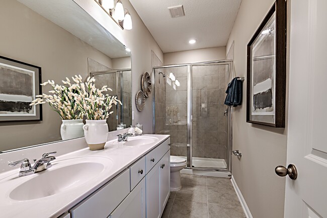Foto del edificio - Clear Lake Reserve Townhomes