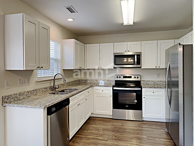 Foto del edificio - 1568 Pebble Ridge Dr