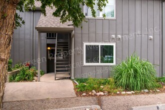 Building Photo - 801 E Drake Rd