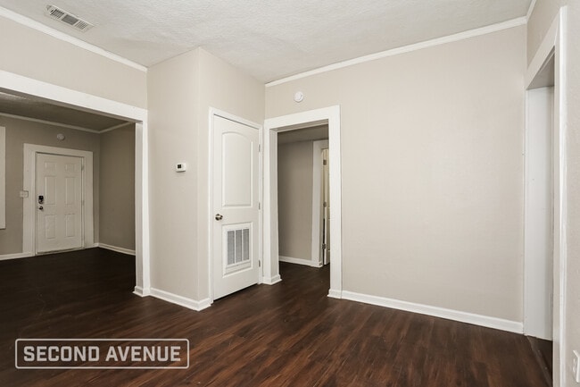 Building Photo - 1630 W 36th St