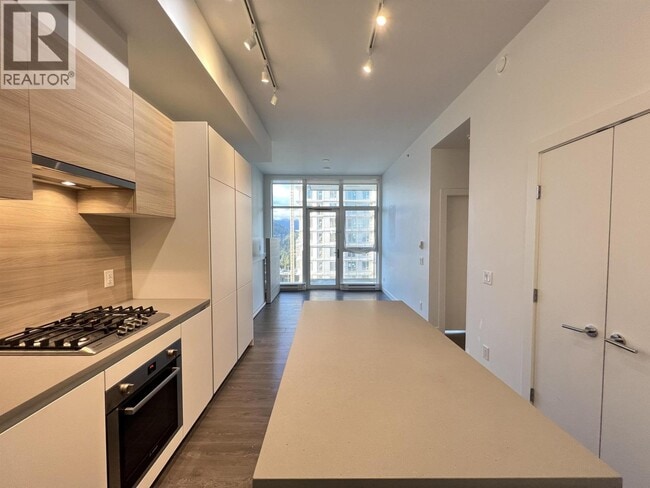 Building Photo - 652 Whiting Way