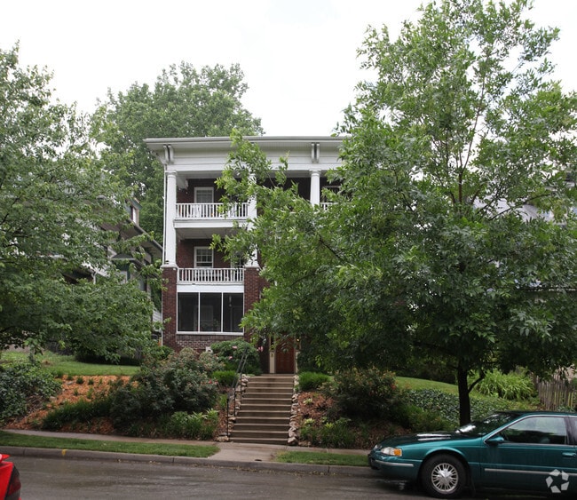 Building Photo - 2820 Harrison St