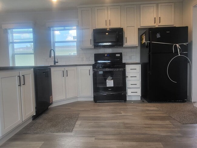 Building Photo - 43 Partridge Ln