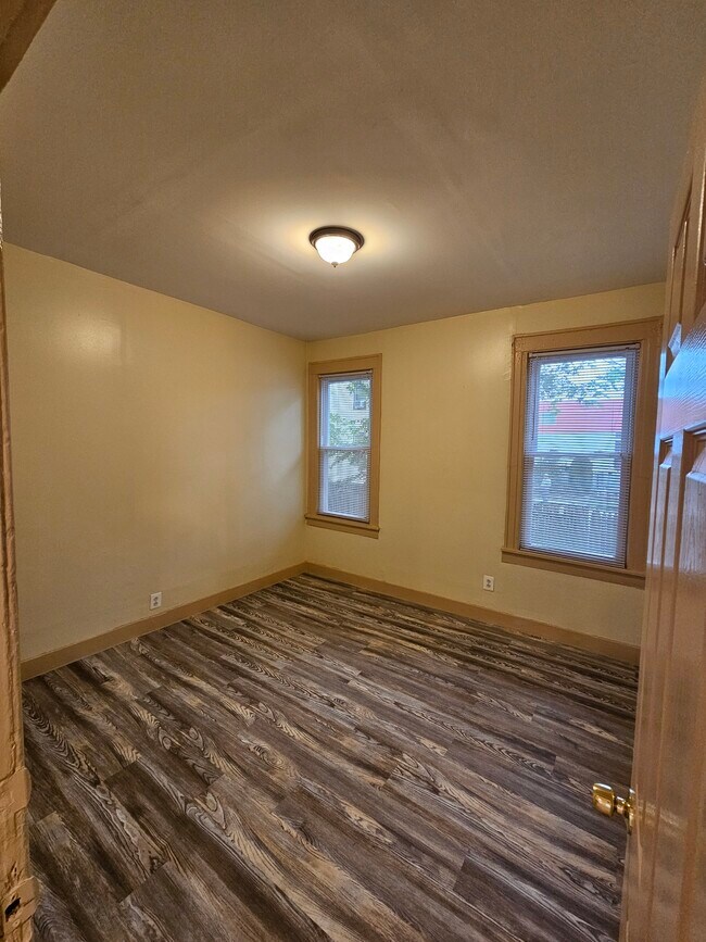 Foto del edificio - 457 E 22nd St