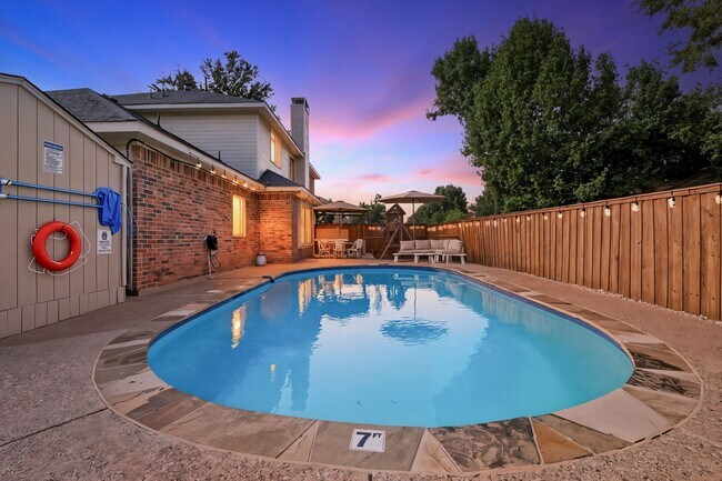 Foto del edificio - 537 Purdue Dr