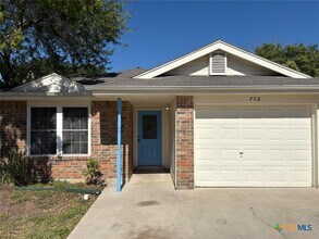 Building Photo - 758 Briarbend Dr