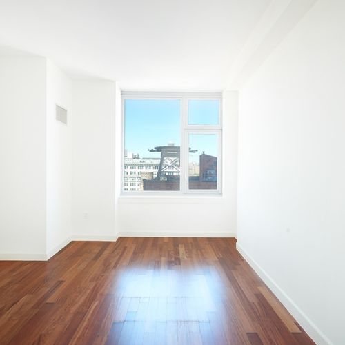 Foto principal - 100 Jay St