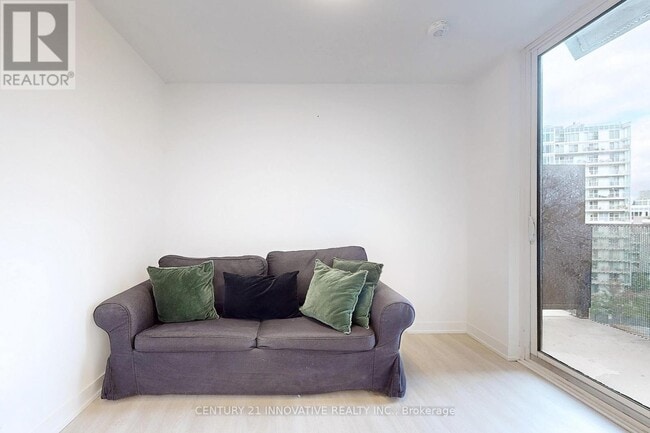 Building Photo - 30 Tretti Wy