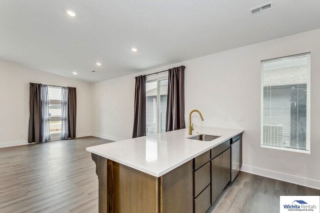 Building Photo - 3 bed, 2 bath patio home - SE Wichita  ***First month's rent free at move in***