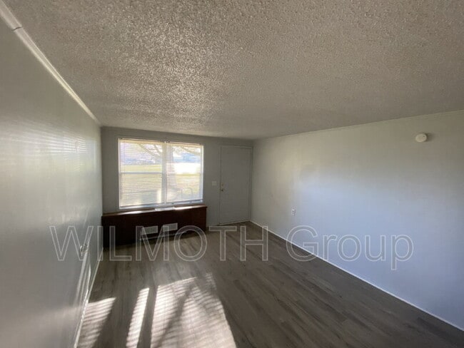 Foto del edificio - 2000 Indianapolis Rd