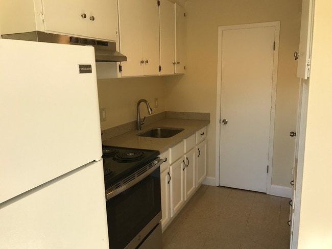 Building Photo - 4611-4623 E Inyo Ave