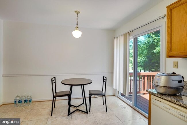 Building Photo - 6105 Jenlar Dr