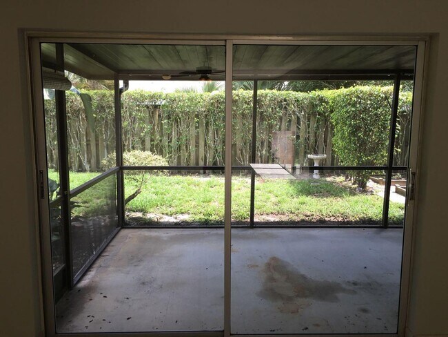 Foto del edificio - 4762 NW 6th Ct