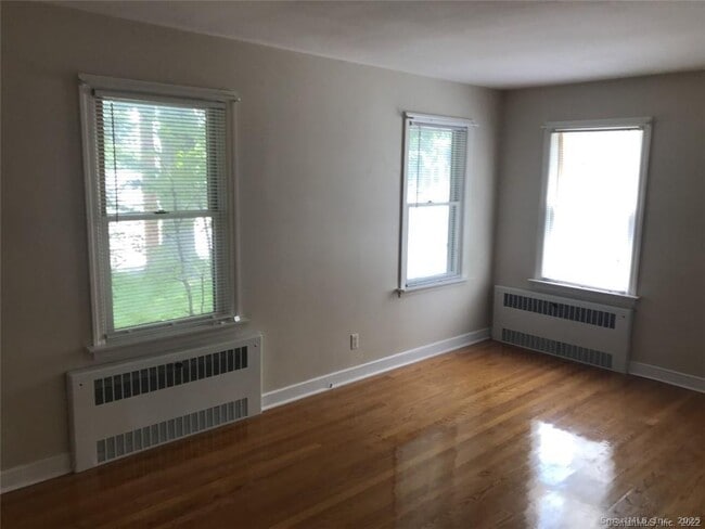 Foto del edificio - 722 Knapps Hwy