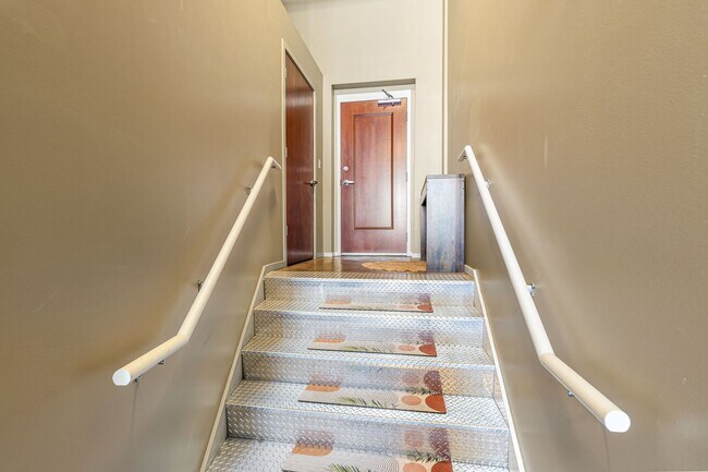 Foto del edificio - Fully Furnished 1-Bedroom in Lafayette Square | Utilities Included | 3, 6 & 9 Month Leases