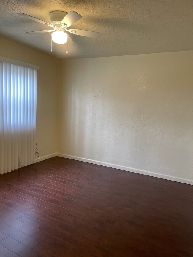 Foto del edificio - 3640 W 102nd St
