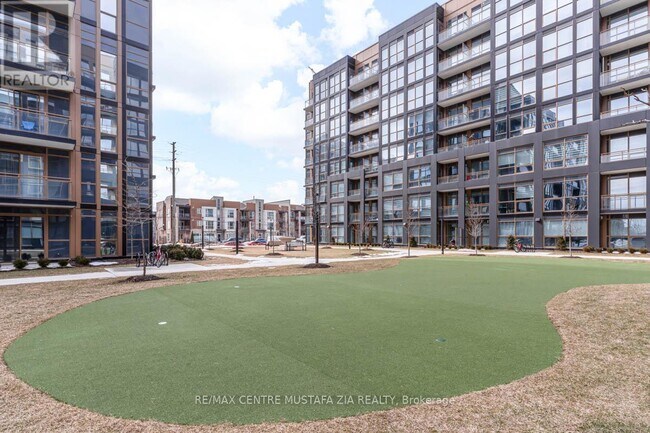 Photo du bâtiment - 2333 Khalsa Gate