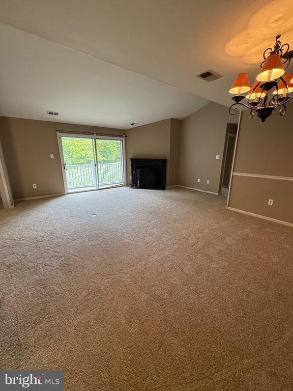 Building Photo - 906 Mews Dr