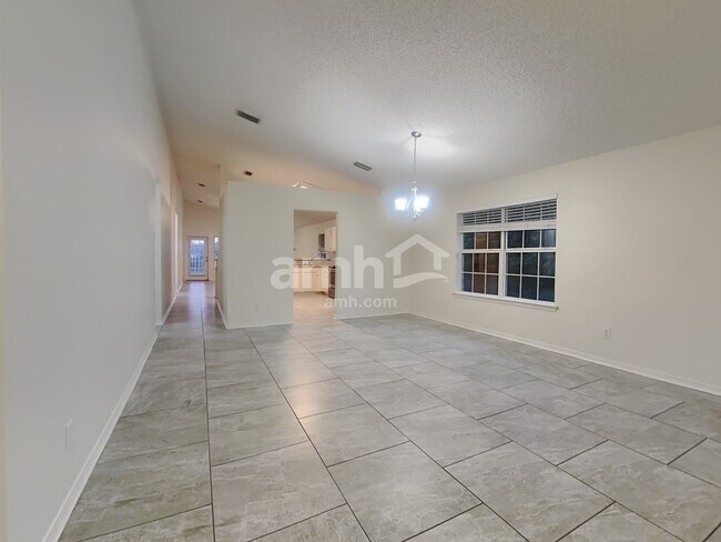 Foto del edificio - 2326 Creekfront Drive