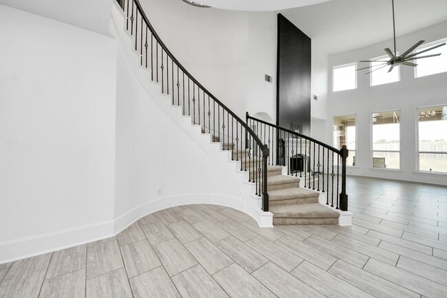 Building Photo - 2614 Orleans Way