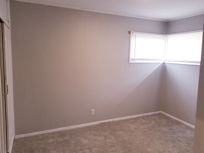 Foto del edificio - 336 Huntley Ave