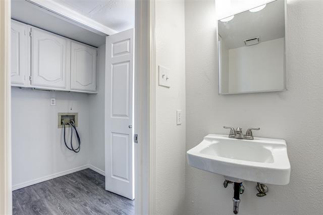 Foto del edificio - 3349 Briaroaks Dr