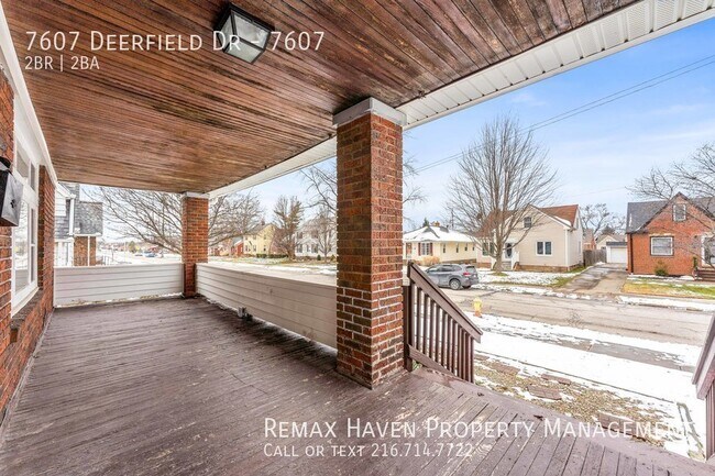 Foto del edificio - 7607 Deerfield Dr DN Unit, Parma - Spaciou...