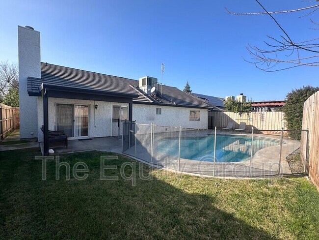 Foto del edificio - 3908 S Dans St