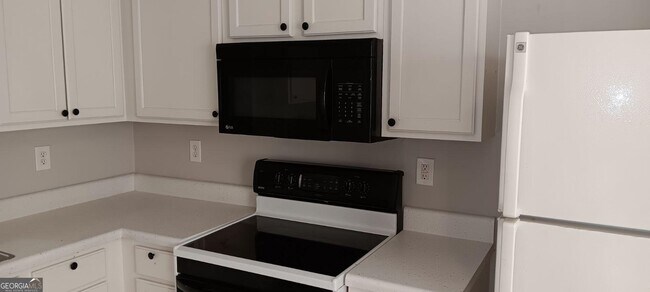 Foto del edificio - 3340 Waldrop Trail