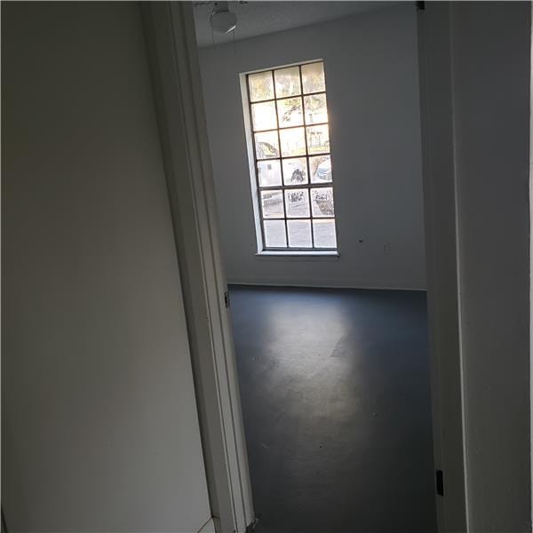 Building Photo - 300 Rials Dr