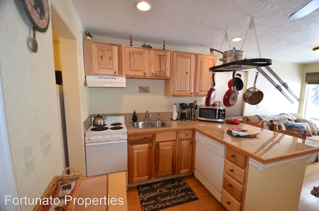 Building Photo - 1 br, 1 bath House - 9 Yacht Club Condos 4...