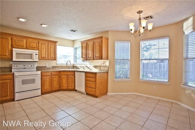 Building Photo - 3 br, 2 bath House - 4442 W. Patrick Street