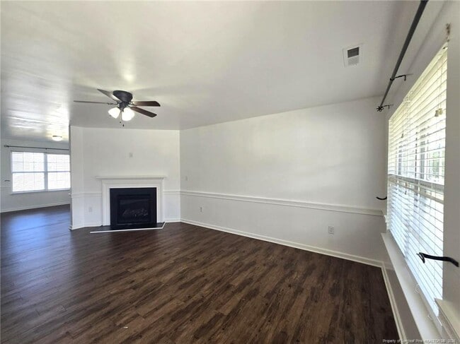 Foto del edificio - 4514 Maple Crest Dr